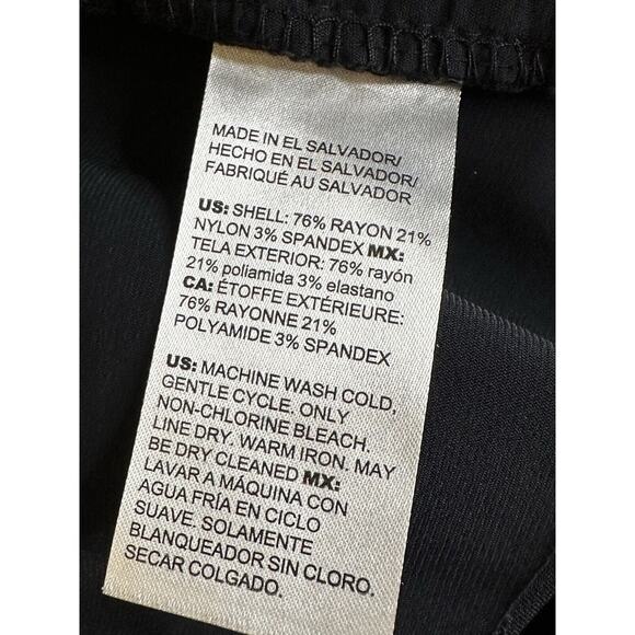 Perfect Stretch by Chicos Black Pockets Pull On Capri Size 0R - Picture 13 of 13